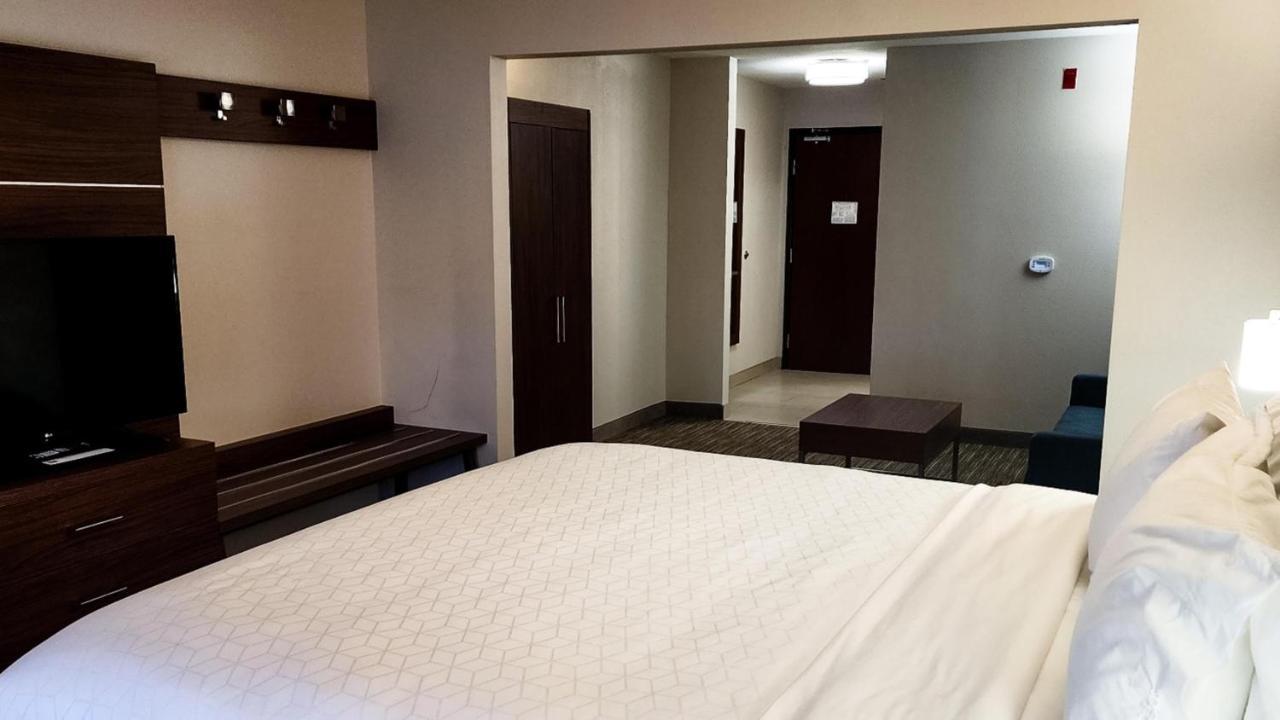 Holiday Inn Express Hotel & Suites Chicago South Lansing By Ihg Exterior photo